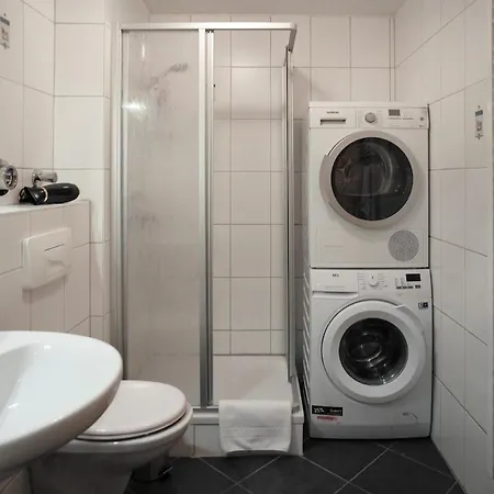 1 Apartment *